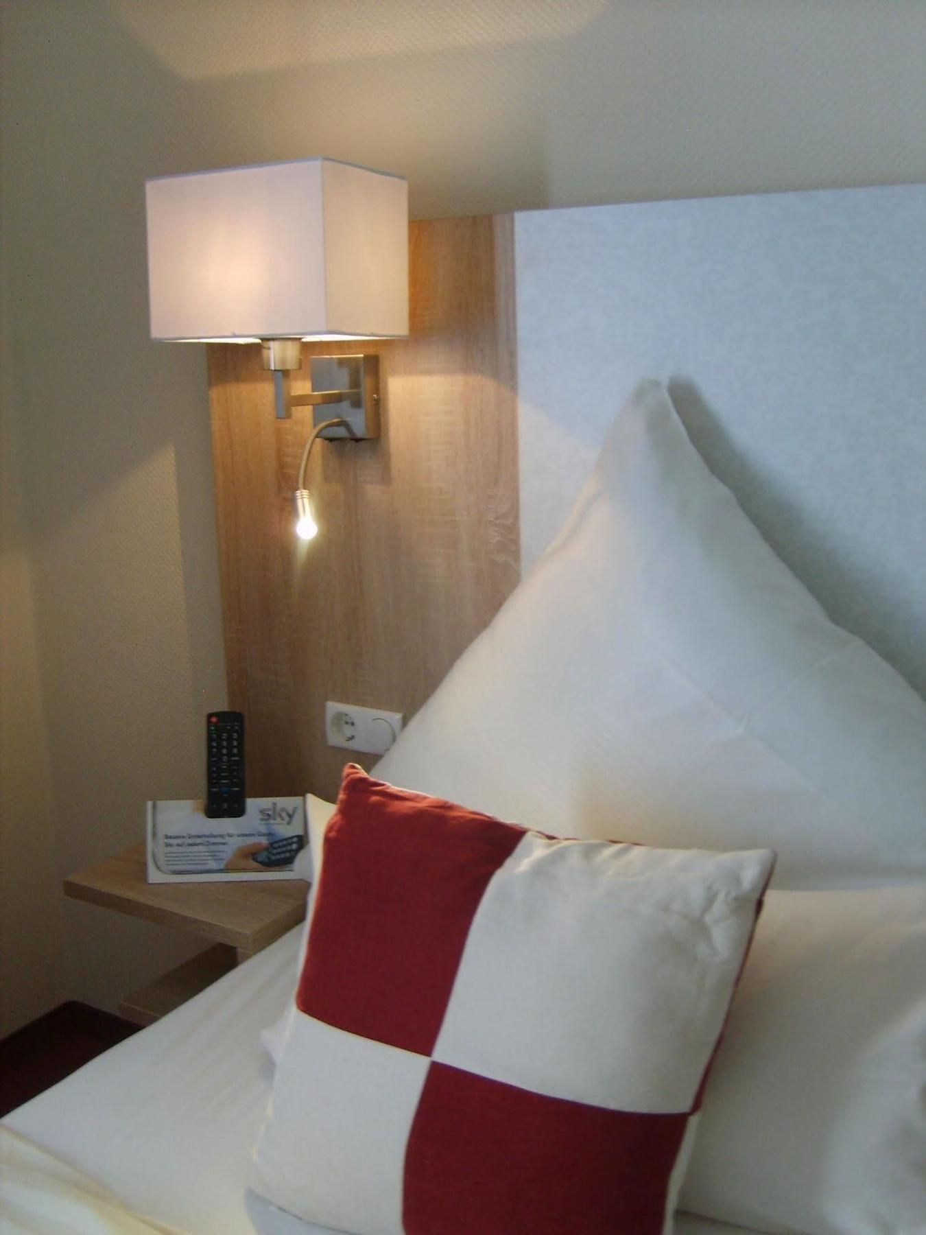 City Hotel By Celina ฮาเกิน ภายนอก รูปภาพ