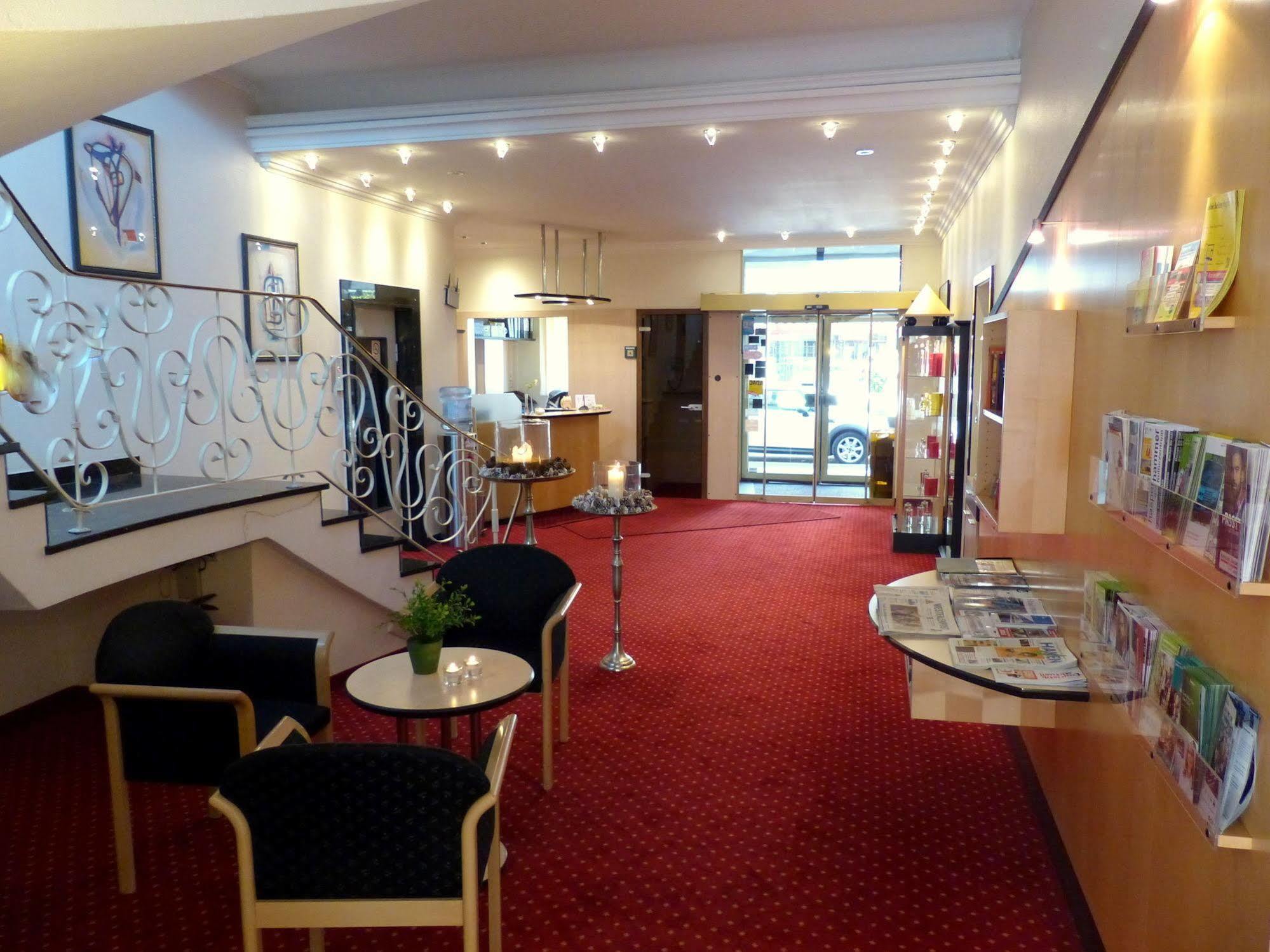 City Hotel By Celina ฮาเกิน ภายนอก รูปภาพ